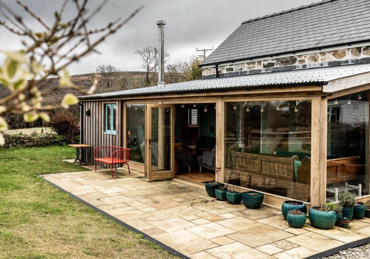 Penrhiw - A Country Cottage With Mountain Views Newport  Buitenkant foto