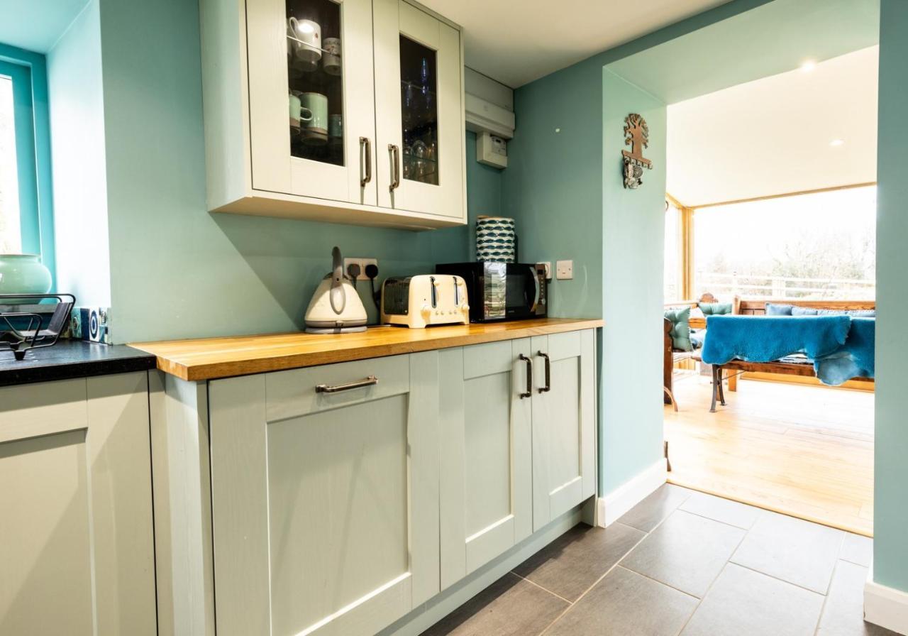 Penrhiw - A Country Cottage With Mountain Views Newport  Buitenkant foto