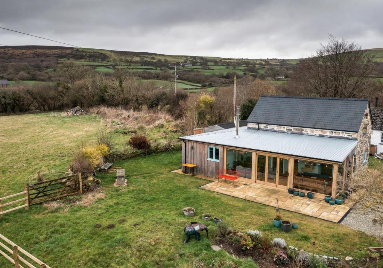 Penrhiw - A Country Cottage With Mountain Views Newport  Buitenkant foto