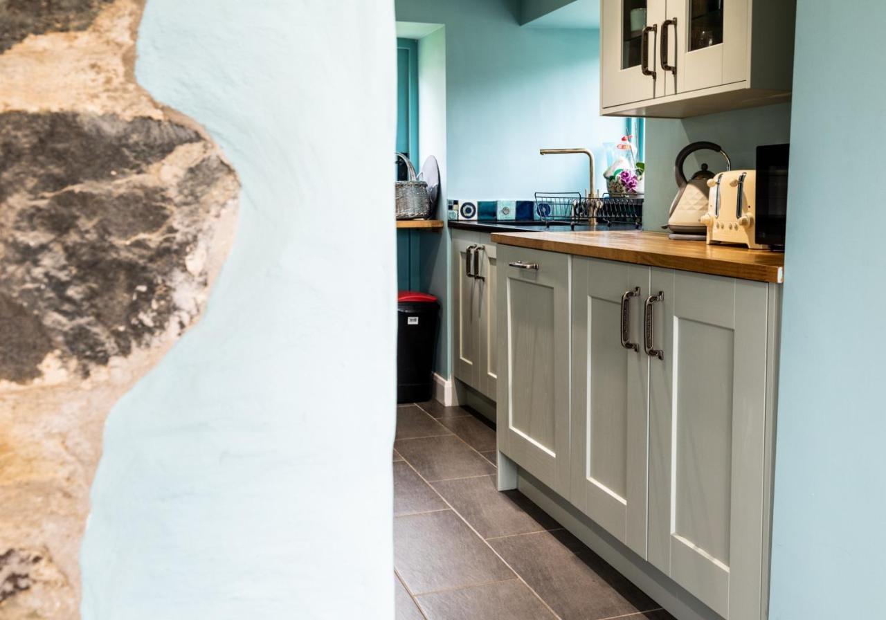 Penrhiw - A Country Cottage With Mountain Views Newport  Buitenkant foto